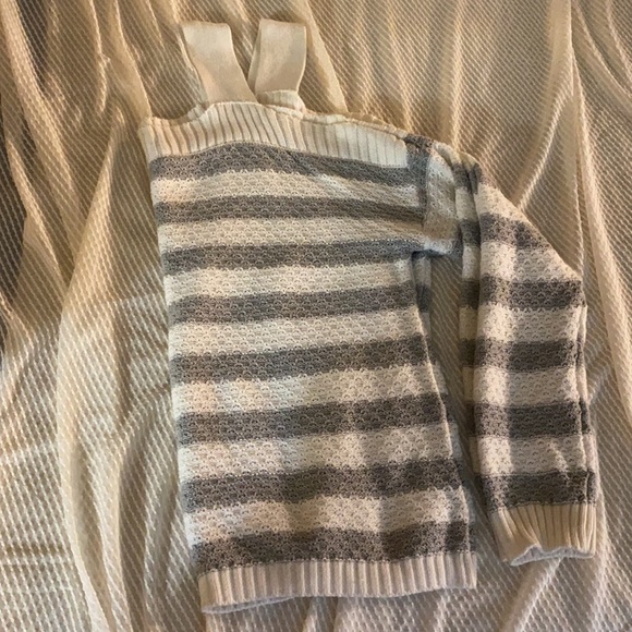 Juniors Straps Cold Shoulder Long Sleeve Loose Knit Pullover Sweater - Picture 6 of 9